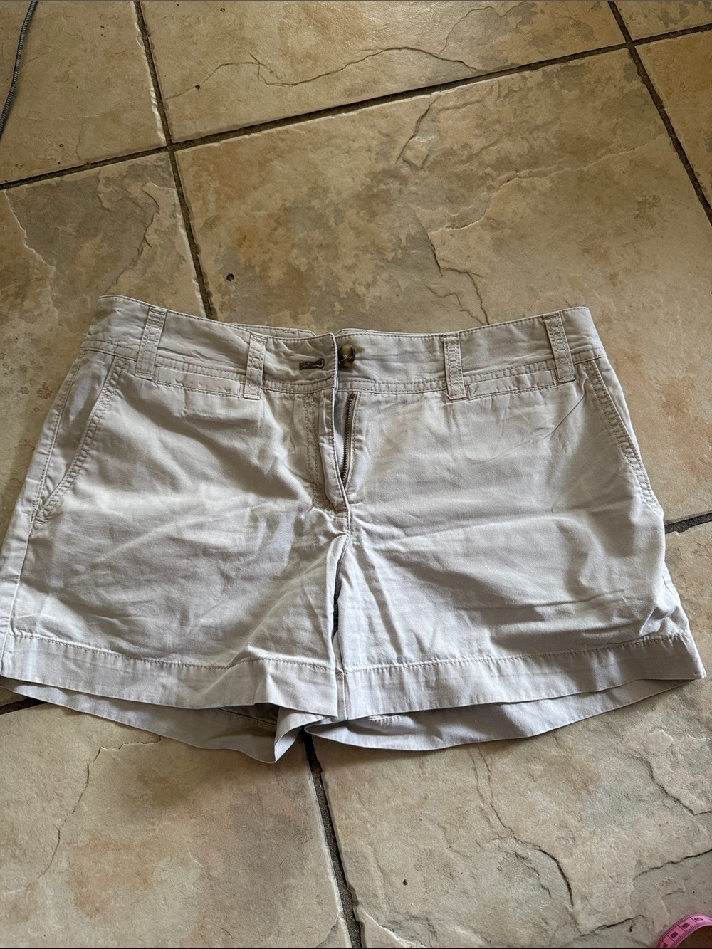 Loft classic Women's Cream Chino Shorts size 6